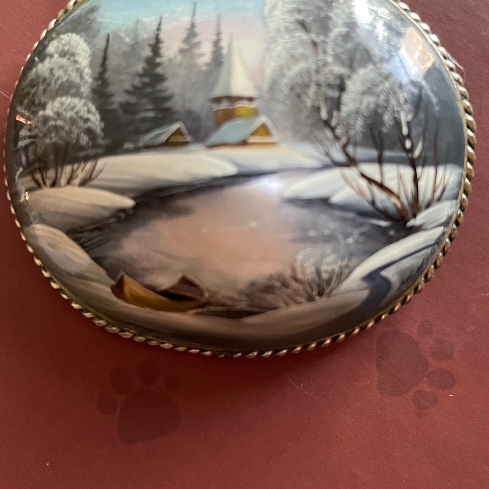 Vintage Fedoskino Brooch.